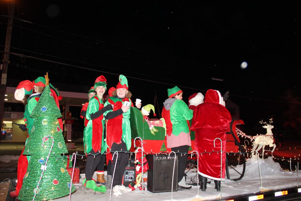 Teen Leaders Club Holiday Walk Elves