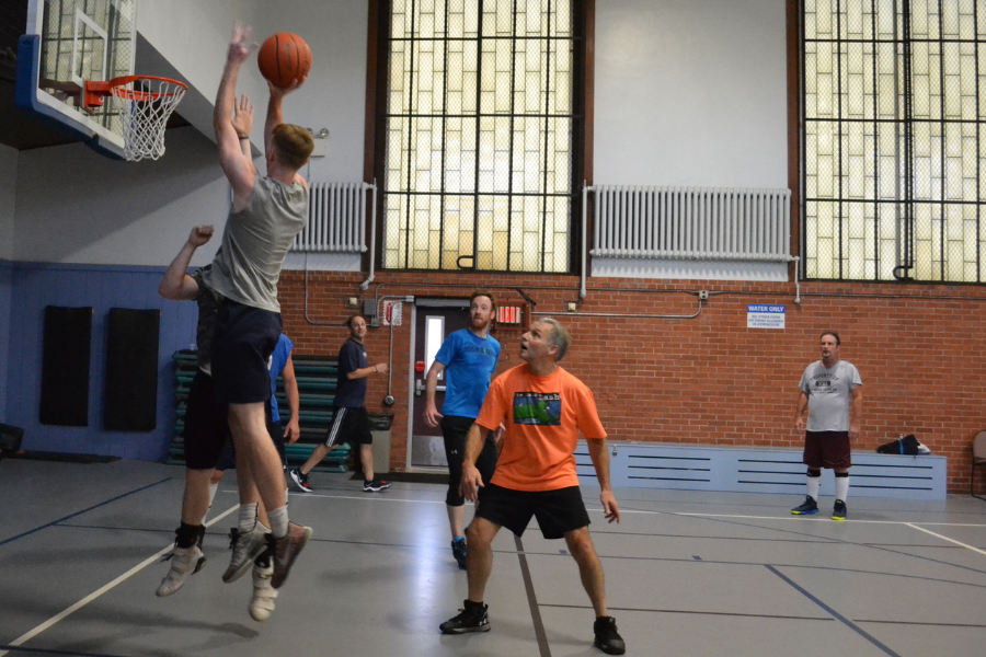 adultrecreation-cragym-lunchtimehoops