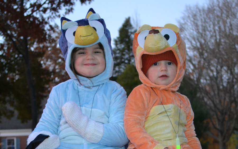 events-halloween-twokidspumkin