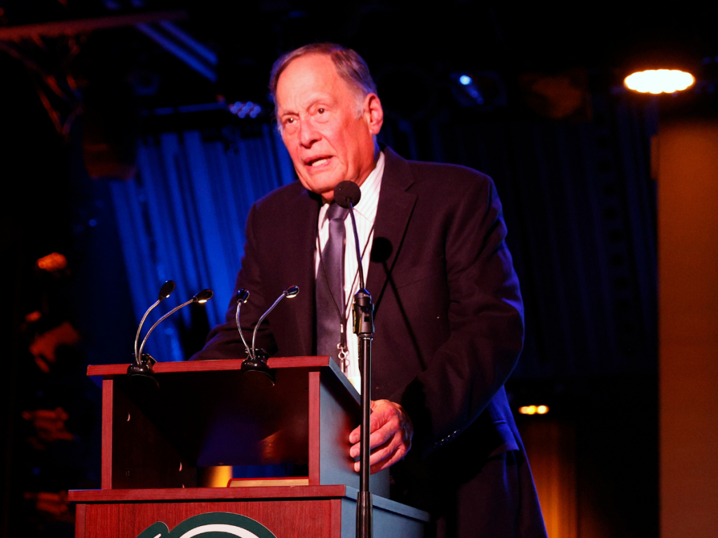 2025_GIBAUCTION_JOHNKITTREDGEAWARD_JEFFCOOK_SPEAKING