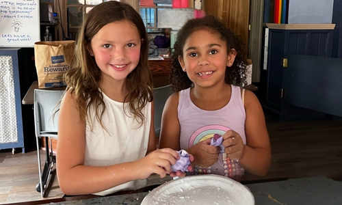 WebsiteImage_Youth_Camp_ElementaryStudents_CRA_YouthCenter_DYC_ThanksgivingBreak_Fun_Craft