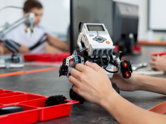 WebsiteImage_CRA_StemPrograming_TeenPrograms